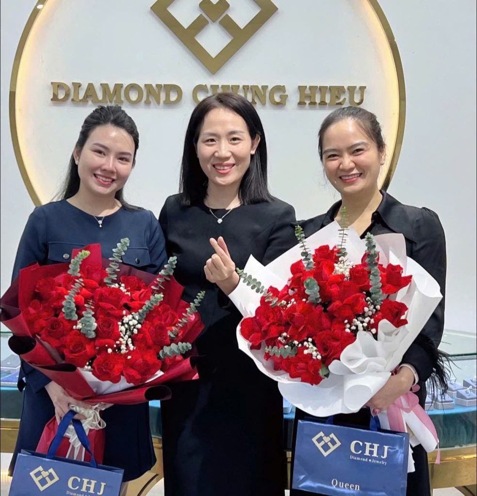 khách hàng CHJ Diamond 